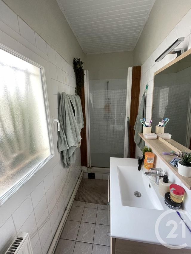 Afficher la photo en grand Appartement T2 à vendre - 2 pièces - 48.63 m2 - BORDEAUX - 33 - AQUITAINE - Century 21 G&B Immobilier