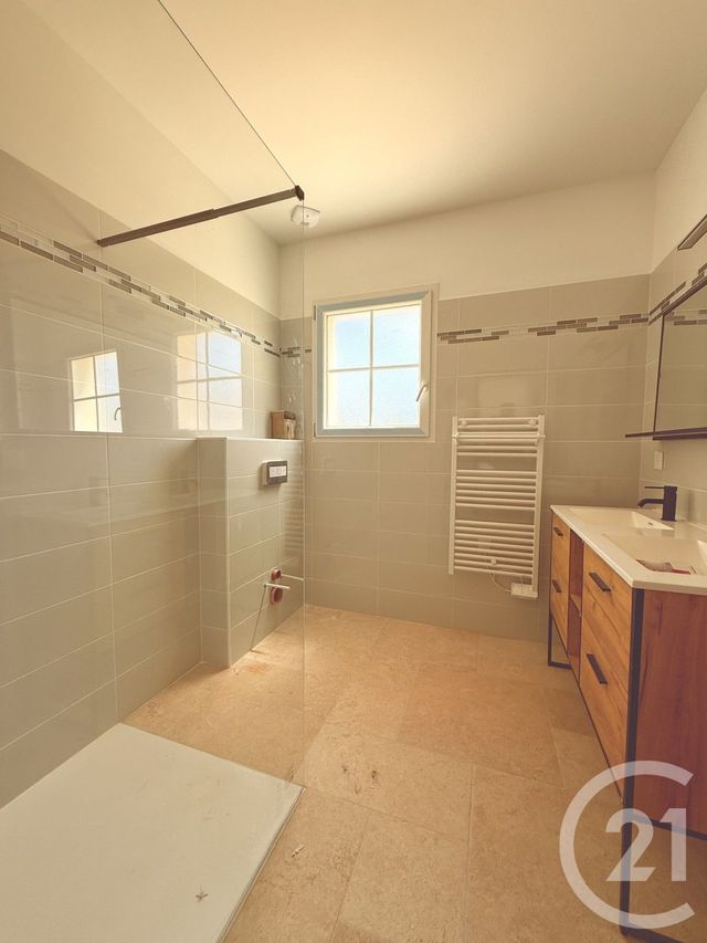 maison à vendre - 6 pièces - 103.72 m2 - LES ARTIGUES DE LUSSAC - 33 - AQUITAINE - Century 21 G&B Immobilier