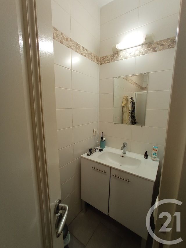 Appartement T2 à louer - 2 pièces - 35.8 m2 - LIBOURNE - 33 - AQUITAINE - Century 21 G&B Immobilier